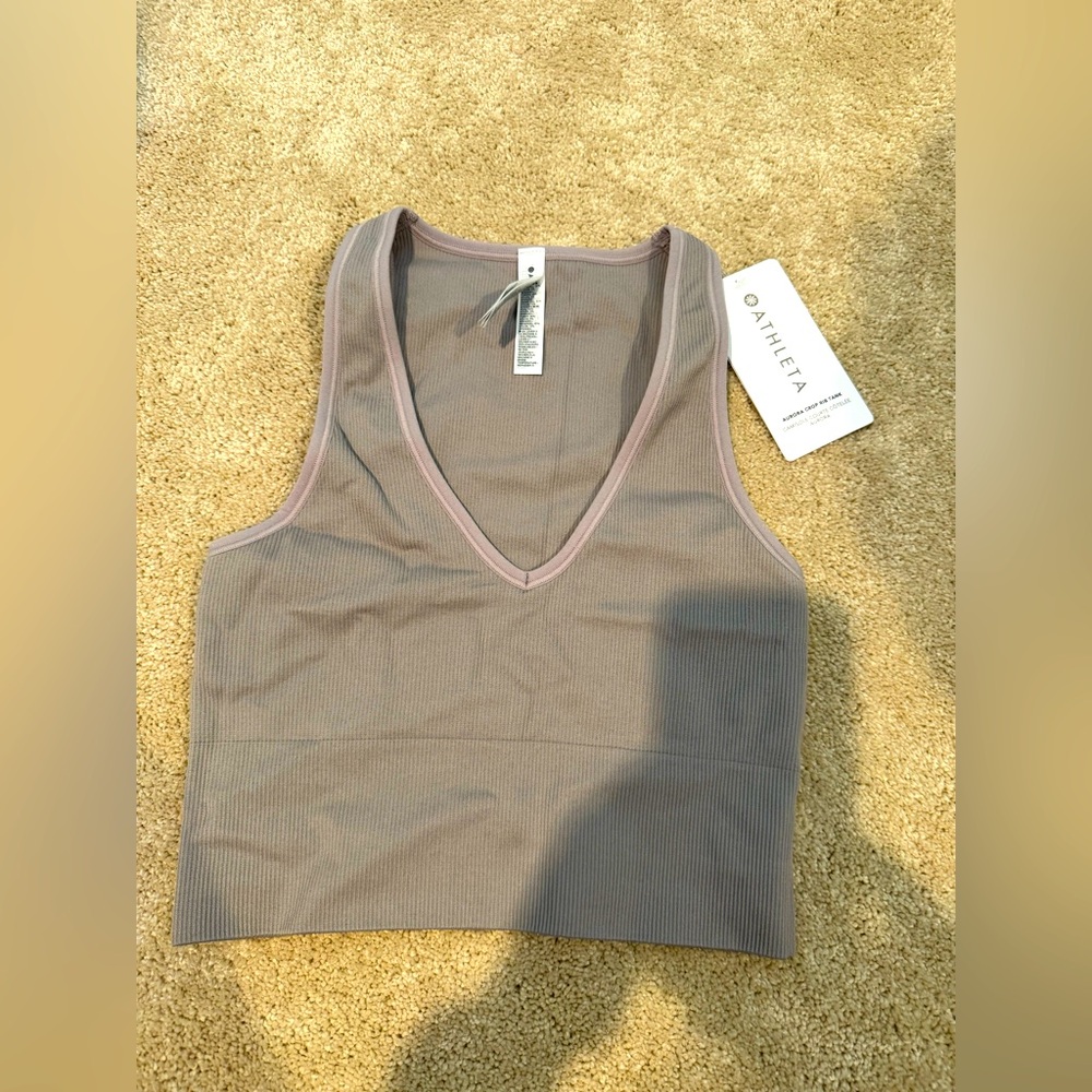 NEVER BEEN WORN. NEW WITH TAGS 
ATHLETA AURORA CROP RIB TANK
Size XS
